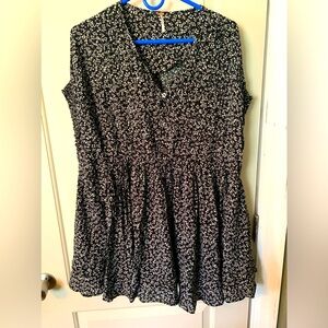 FREE PEOPLE One Fine Day pintucked swing minidress size Small with pockets